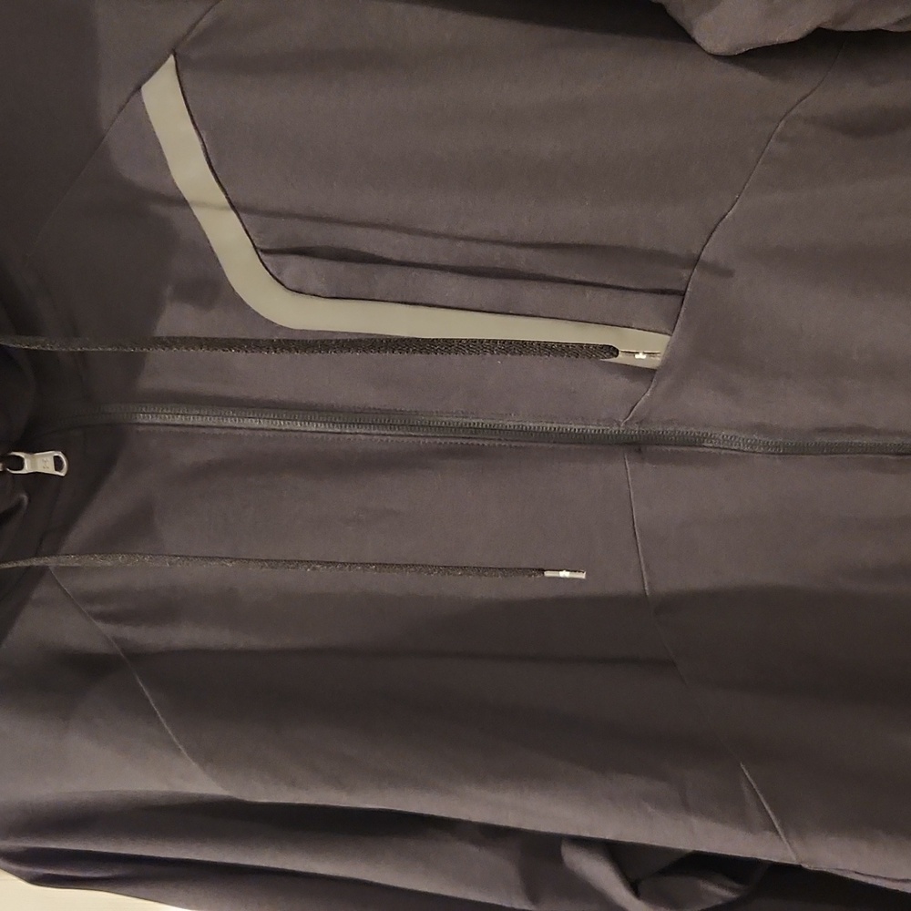 Under Armour Lightweight Hoodie - Picture 2 of 8